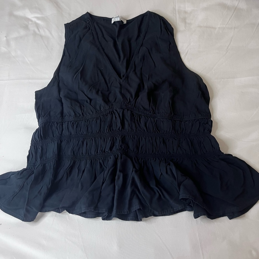 Sofía Vergara Line Ruffle top